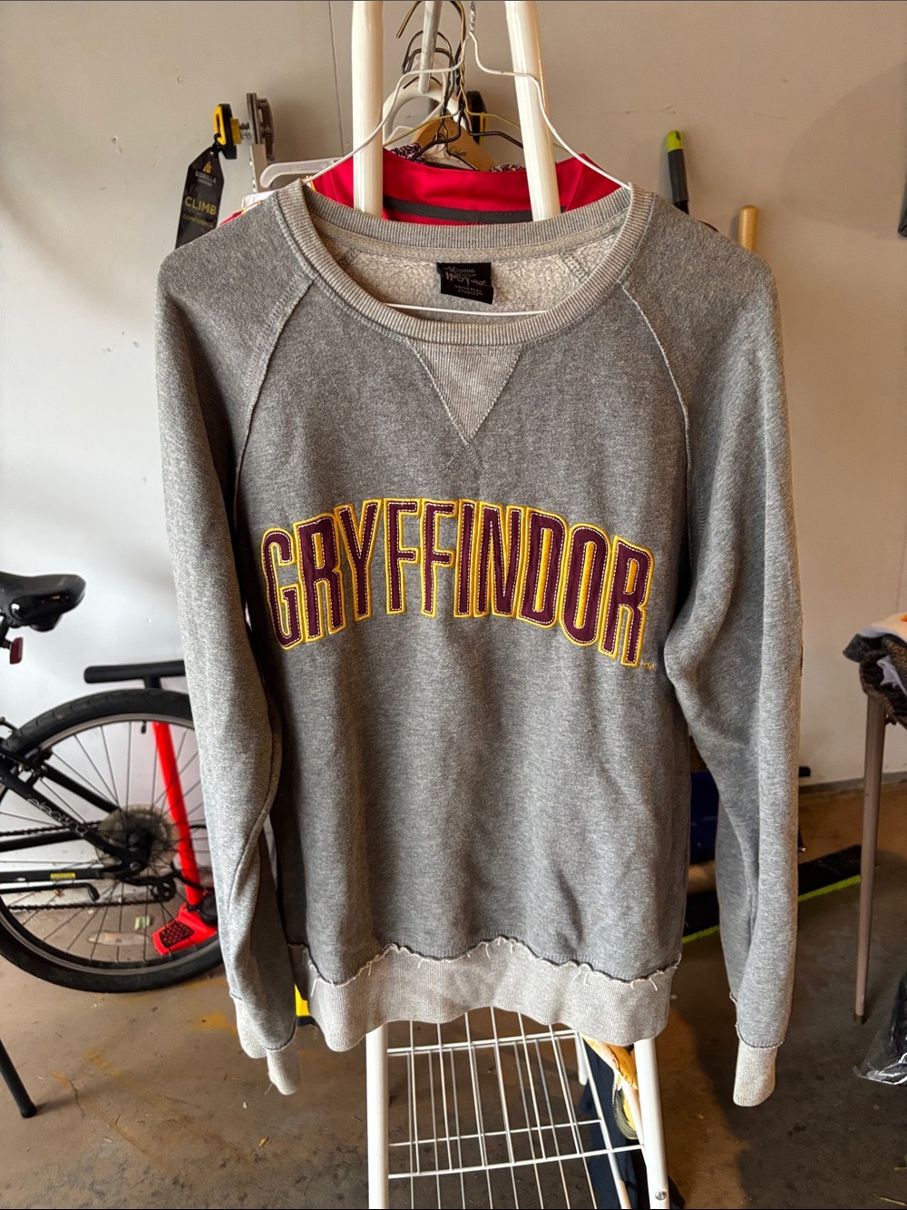 Gryffindor Crewneck Sweatshirt - Women's Gray